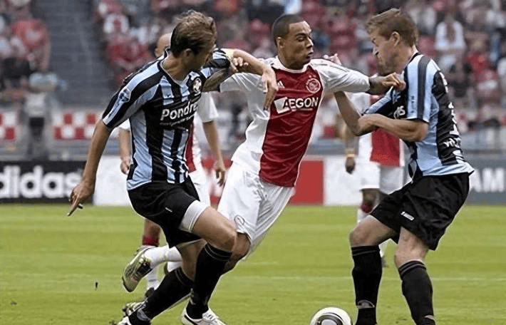 关于赛后荷甲焦点战,尤文图斯战术微调,更衣室稳定,纪律约束更严格的信息Kaiyun APP