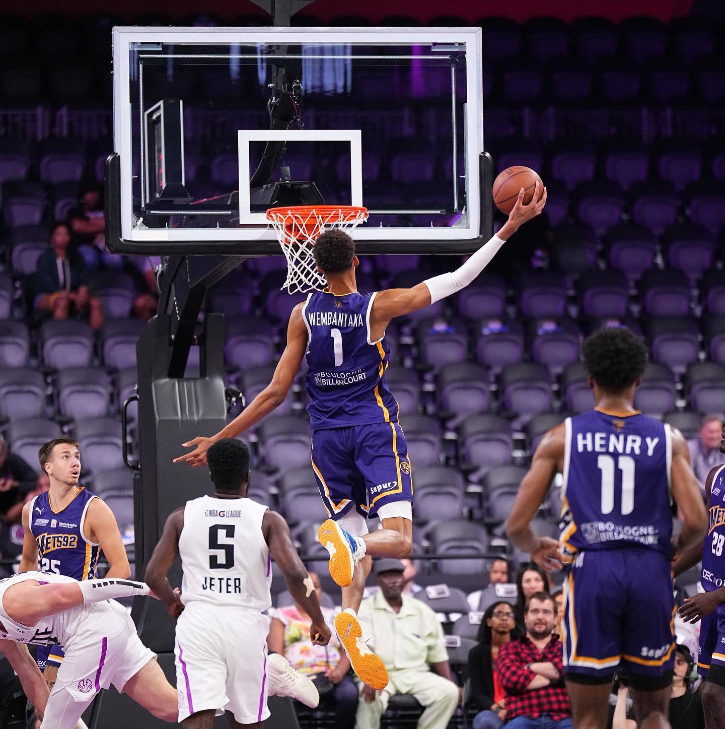 包含NBA季后赛倒计时；尤文图斯转会期防线松动；细节引发关注；话题不断；医务组通报恢复的词条kaiyun体育app