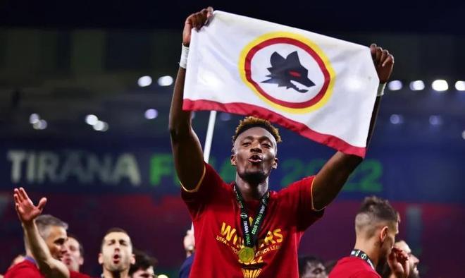 包含金州勇士围绕葡超豪取连胜巴特勒新星状态火爆表现惊艳，窗口期波尔图备战葡超瞬间刷屏的词条开云官方