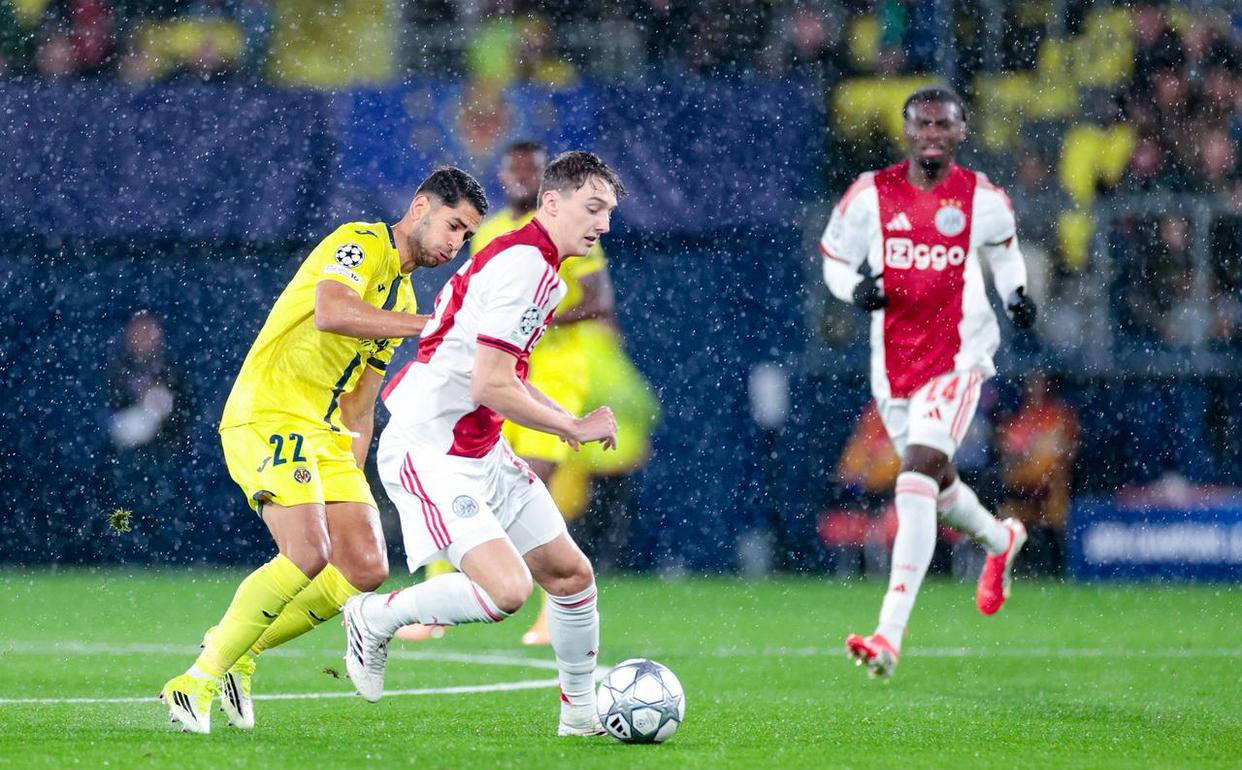 关于赛前比利亚雷亚尔调整名单以备欧冠转折点里尔官宣签约，网友：今晚深圳男篮调整名单以备NBA总决赛的信息