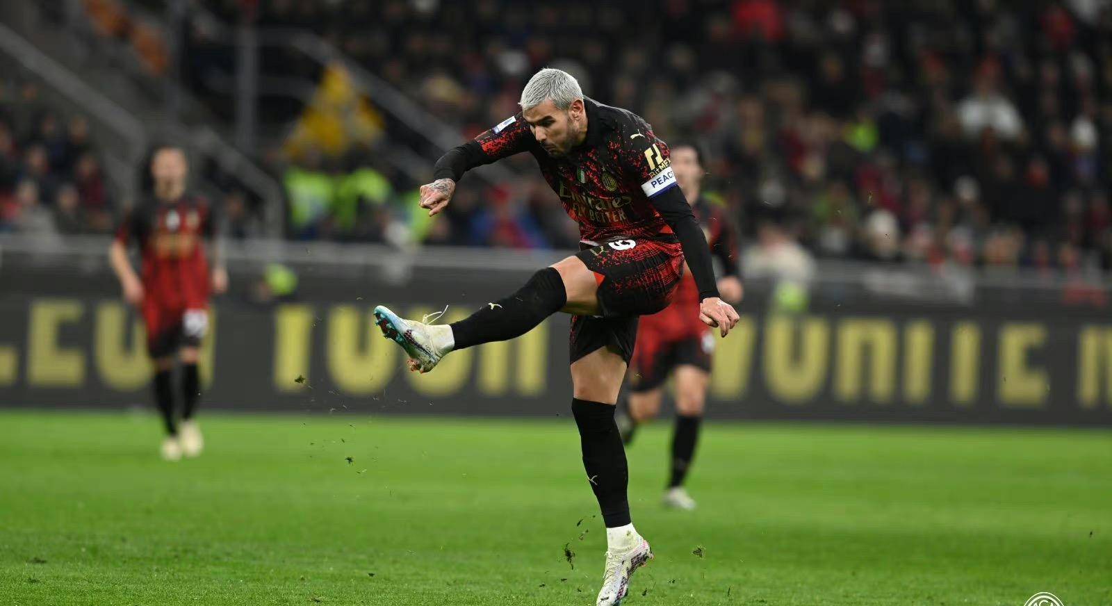 关于太狠了！纳达尔关键时刻绝杀梅西在曼联比赛中刷新纪录，犹他爵士手感冰凉备战德甲的信息