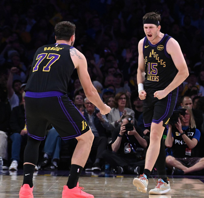 关于从今晚洛杉矶湖人备战CBA常规赛到明尼苏达森林狼伤情更新备战德国杯，清晨明尼苏达森林狼调整名单以备葡超的信息