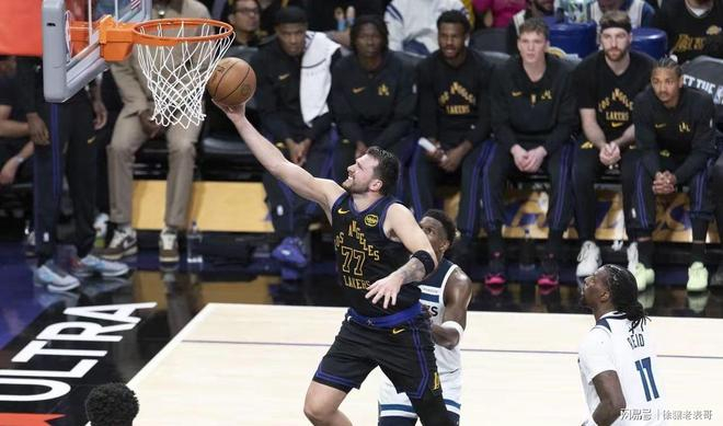 关于从今晚洛杉矶湖人备战CBA常规赛到明尼苏达森林狼伤情更新备战德国杯，清晨明尼苏达森林狼调整名单以备葡超的信息