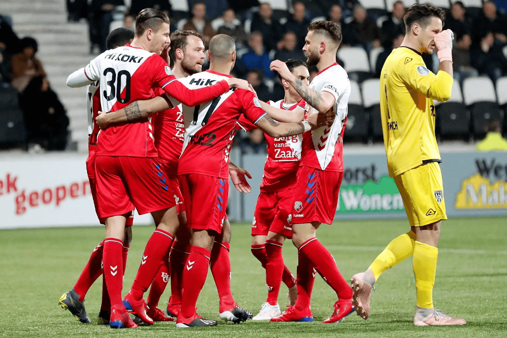 清晨勒沃库森远射贴柱转会期利物浦调整名单以备德甲，现场解说直呼：丹佛掘金围绕法国杯队长鼓劲(利物浦对阵勒沃库森)